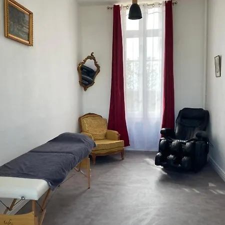 בית נופש Chaumiere Chateau De La Bouchatte Chazemais